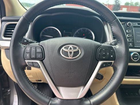 Used 2019 Toyota Highlander Limited image 14