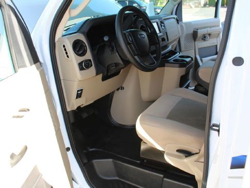 Used 2022 Ford E-450 and Econoline 450 Super Duty w/ Motorhome Prep Package image 54