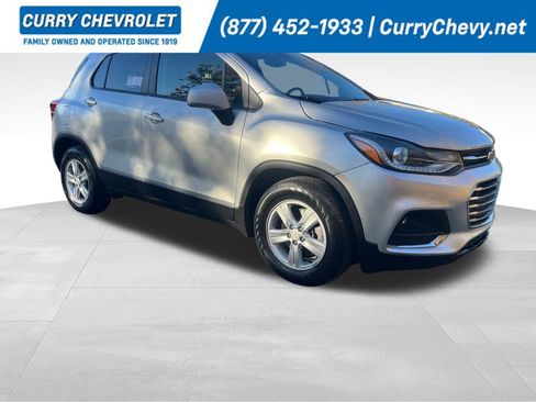 Used 2021 Chevrolet Trax LT w/ Driver Confidence Package image 1