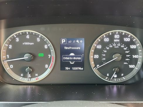 Used 2015 Hyundai Sonata SE w/ Option Group 02 image 2