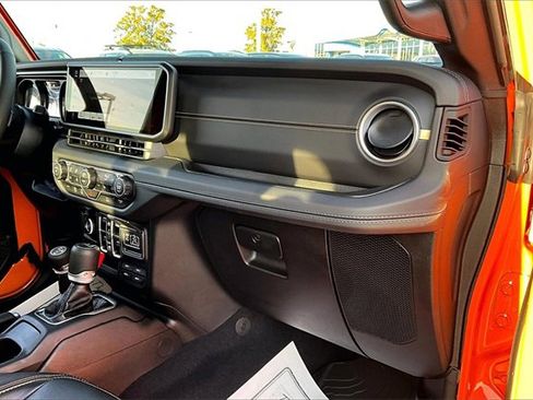 Used 2025 Jeep Gladiator Sport image 23