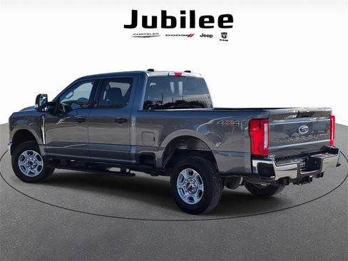 Used 2025 Ford F250 XLT image 4