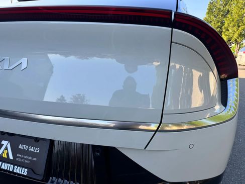 Used 2022 Kia EV6 Wind AWD/4WD image 16