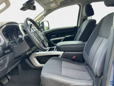 Used 2021 Nissan Titan SV w/ SV Convenience Package AWD/4WD image 10