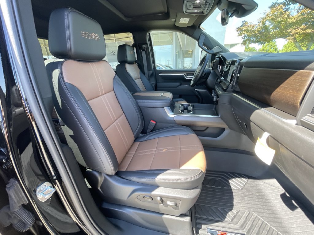 Certified 2025 Chevrolet Silverado 2500 High Country w/ High Country Premium Package AWD/4WD image 28