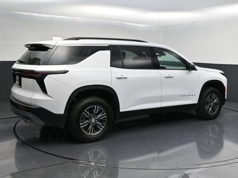 New 2026 Chevrolet Traverse LT w/ Driver Confidence Package FWD image 7