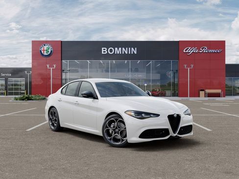 New 2026 Alfa Romeo Giulia RWD image 5