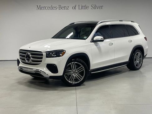 Used 2024 Mercedes-Benz GLS 450 4MATIC image 1