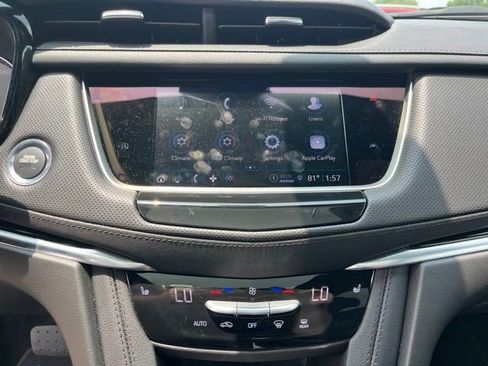 Certified 2025 Cadillac XT6 Luxury FWD image 21