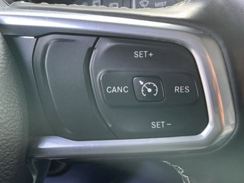 Used 2022 Jeep Wrangler Unlimited Sahara w/ Cold Weather Group image 18