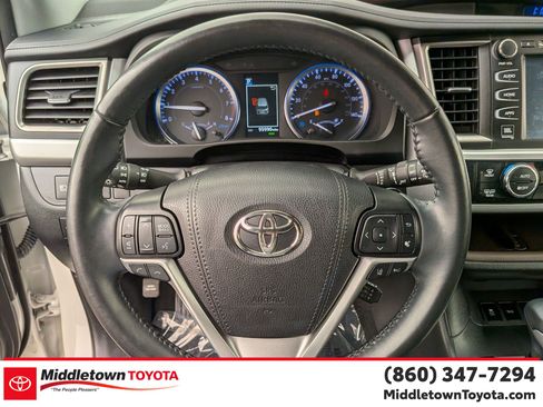 Used 2019 Toyota Highlander Limited AWD/4WD image 17