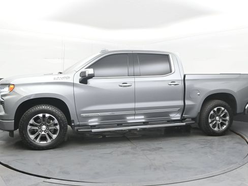 Used 2025 Chevrolet Silverado 1500 High Country AWD/4WD image 5