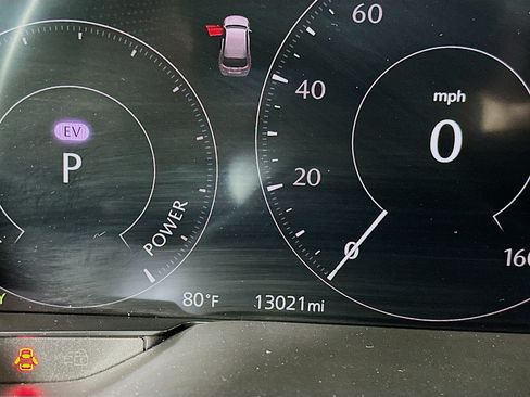Used 2024 MAZDA CX-90 Plug-In Hybrid w/ Preferred AWD/4WD image 19