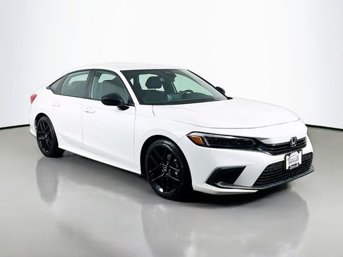 Used 2024 Honda Civic Sport image 3