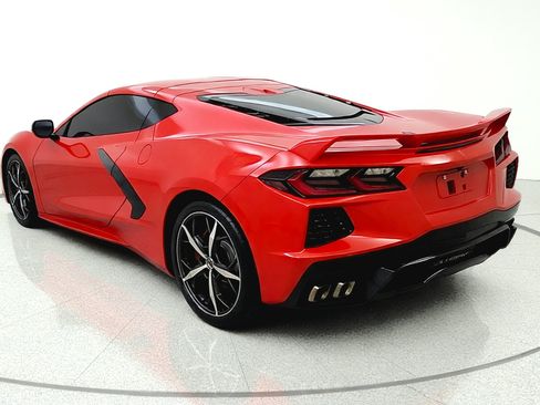 Used 2022 Chevrolet Corvette Stingray Preferred Cpe w/ Z51 Performance Package RWD image 5