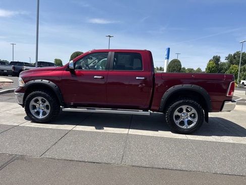 Used 2017 RAM 1500 Laramie AWD/4WD image 9
