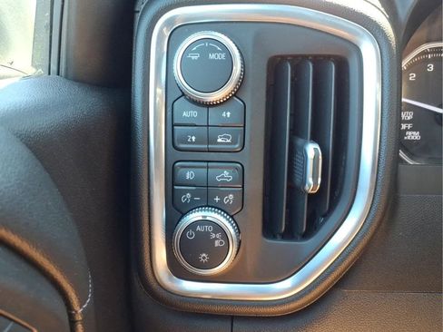 Used 2020 GMC Sierra 1500 Elevation w/ Elevation Convenience Package AWD/4WD image 25