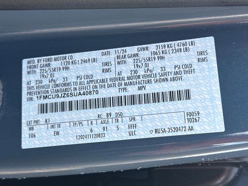 Used 2025 Ford Escape Platinum image 30