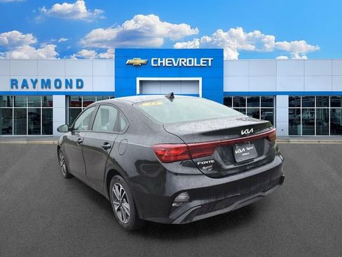 Certified 2023 Kia Forte LXS FWD image 5