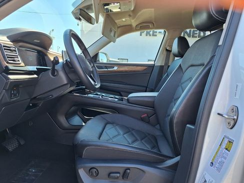 Used 2024 Volkswagen Atlas SE image 9