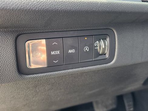 Used 2025 Chevrolet Traverse Z71 w/ LPO, Floor Liner Package AWD/4WD image 31