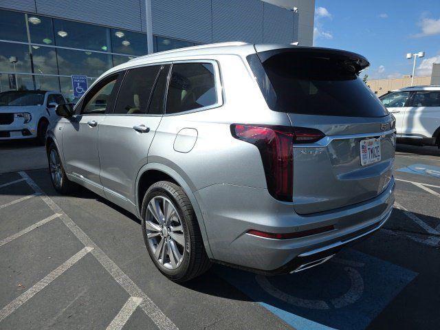 Used 2025 Cadillac XT6 Premium Luxury w/ Technology Package FWD image 3