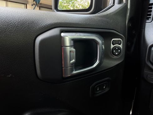 Used 2025 Jeep Wrangler Unlimited Sport AWD/4WD image 16