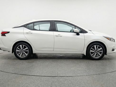 Used 2025 Nissan Versa SV image 11