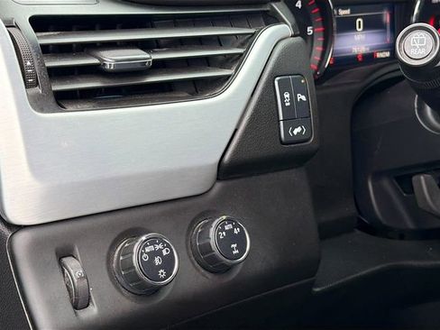 Used 2016 GMC Yukon XL SLE w/ Convenience Package image 10