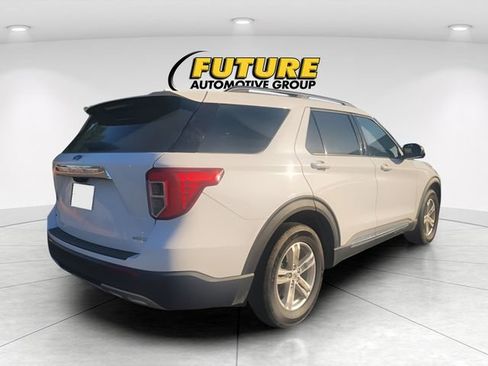 Used 2020 Ford Explorer XLT RWD image 3