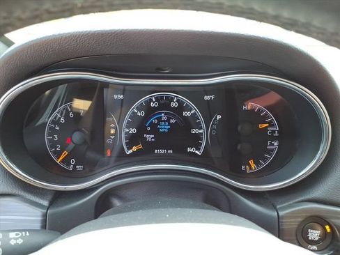 Used 2021 Jeep Grand Cherokee Freedom Edition AWD/4WD image 18
