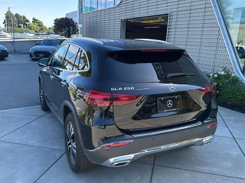 Used 2025 Mercedes-Benz GLA 250 image 8