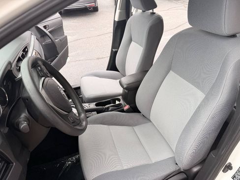Used 2016 Toyota Corolla L FWD image 10