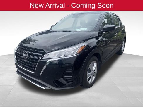 Used 2025 Nissan Kicks Play S image 1