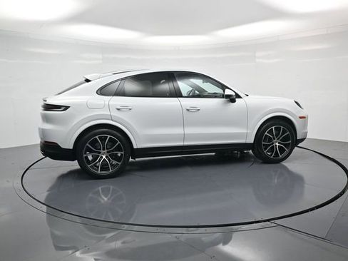 Certified 2026 Porsche Cayenne Coupe AWD/4WD image 31