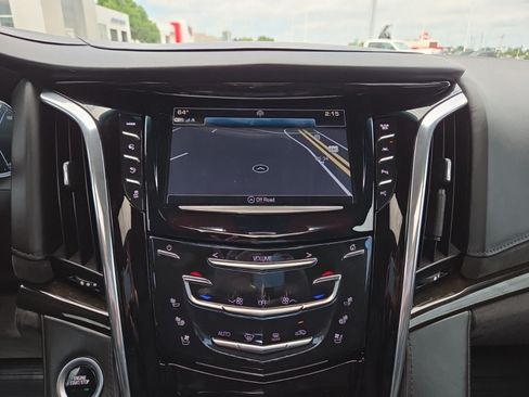 Used 2017 Cadillac Escalade Platinum AWD/4WD image 28