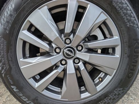 Used 2025 Nissan Pathfinder SL AWD/4WD image 7