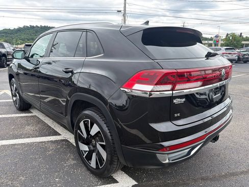 Used 2024 Volkswagen Atlas Cross Sport SE FWD image 5