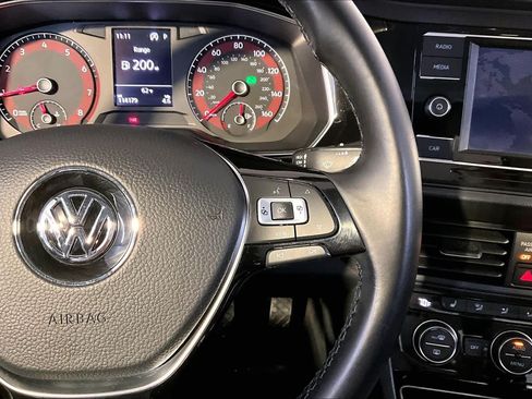 Used 2019 Volkswagen Jetta SE FWD image 25