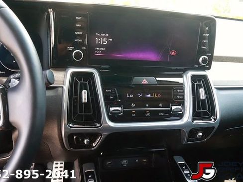Certified 2023 Kia Sorento SX Prestige AWD/4WD image 23