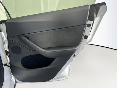 Used 2023 Tesla Model Y Performance AWD/4WD image 28