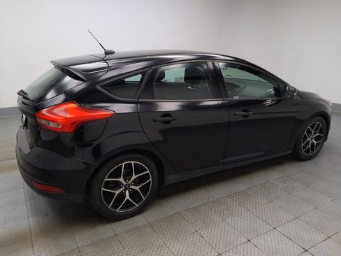 Used 2018 Ford Focus SEL w/ Cold Weather Package FWD image 10