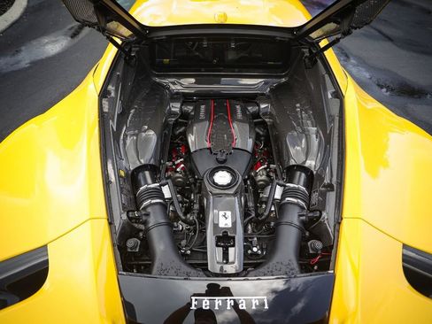 Used 2019 Ferrari 488 Pista Coupe RWD image 19
