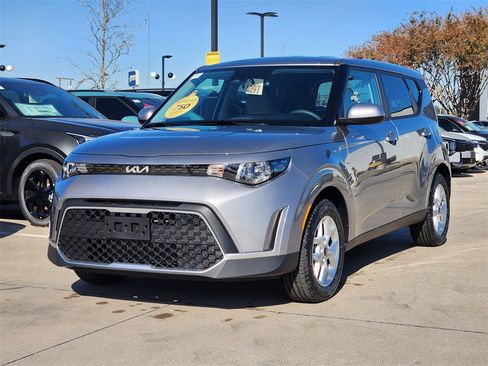 New 2025 Kia Soul LX w/ LX Technology Package image 2