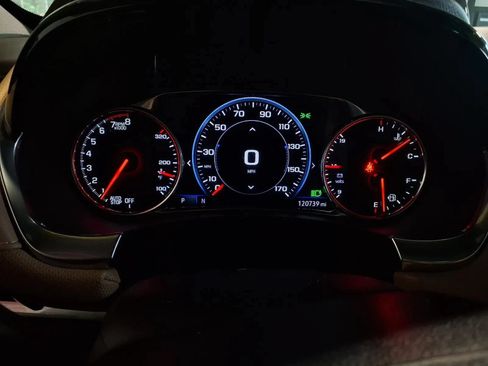 Used 2023 Chevrolet Traverse Premier AWD/4WD image 25