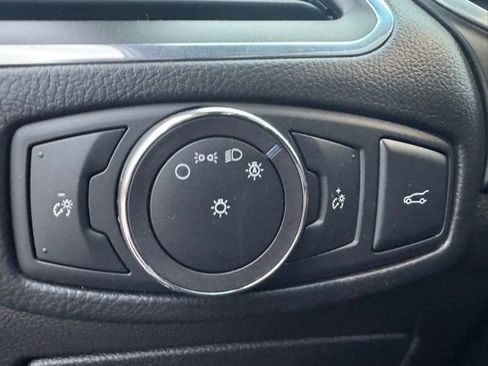 Used 2017 Ford Edge Titanium w/ Technology Package image 32