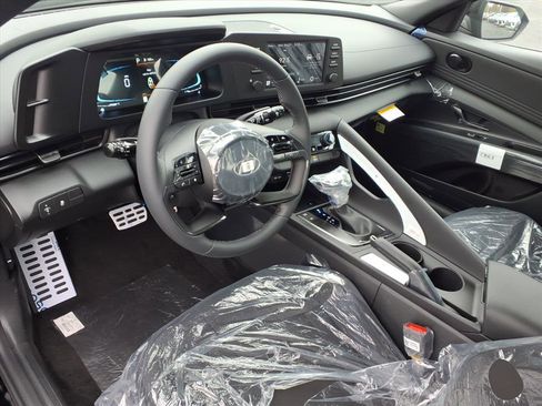 Certified 2026 Hyundai Elantra Sport image 13