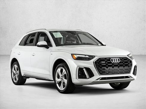 Used 2023 Audi Q5 2.0T Premium Plus w/ Premium Plus Package AWD/4WD image 3
