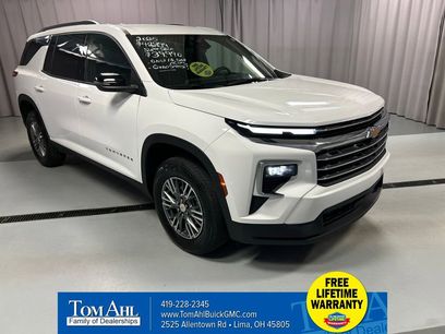 Used 2025 Chevrolet Traverse LT