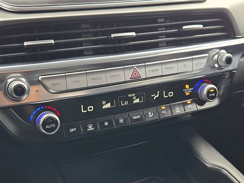 Used 2022 Kia Telluride LX FWD image 25